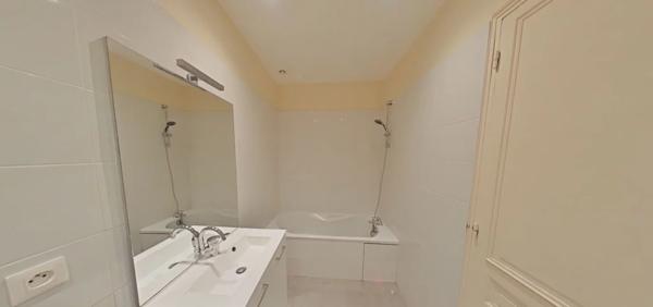 APPARTEMENT T2 A LOUER - LYON 6EME ARRONDISSEMENT Marechal Lyautey 78.38 m 2 1 205,70 € charges comprises par mois