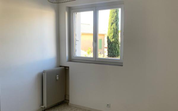 Appartement à louer    2 pièces • 30,06 m2 Nîmes