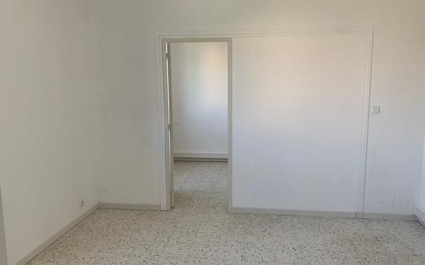 Appartement à louer    2 pièces • 30,06 m2 Nîmes
