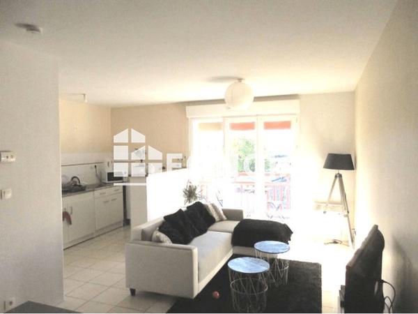 Location Appartement 2 pièces 47.7 m² - 1 RUE DES LANNES Mourenx 64150