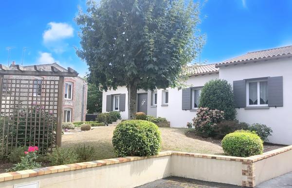 Maison à vendre 6 pièces sur 1424m² de terrain SAINT ANDRE DE LA MARCHE (49)