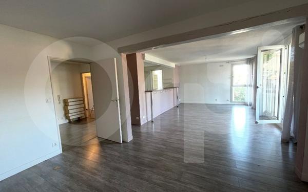 Appartement à louer    4 pièces •  Marseille 8