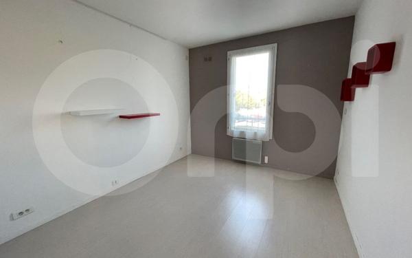 Appartement à louer    4 pièces •  Marseille 8