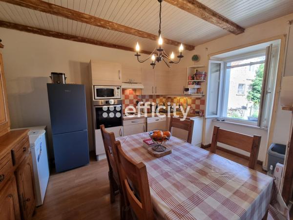 Maison
         5 pièces
        - 121 m²