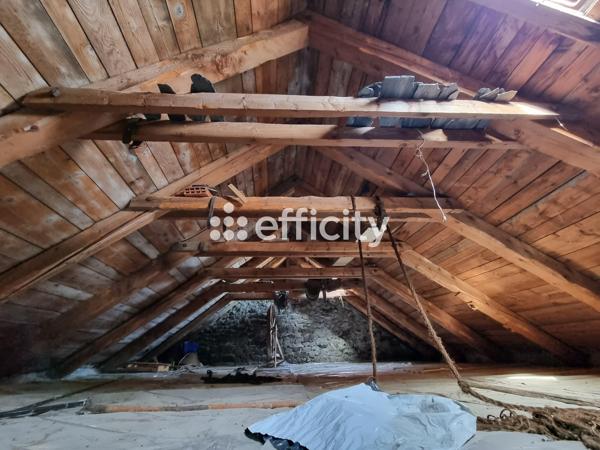 Maison
         5 pièces
        - 121 m²