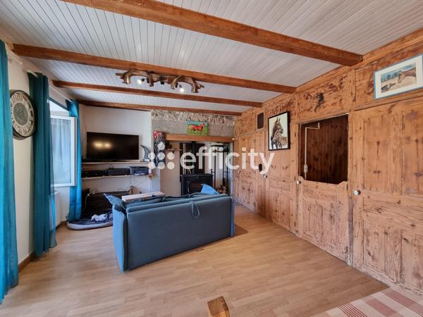 Maison
         5 pièces
        - 121 m²