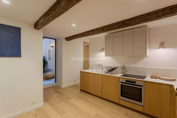 Vente                                                      Appartement
                        
                     3 pièces                      68 m2                     à Nice