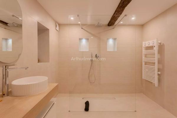 Vente                                                      Appartement
                        
                     3 pièces                      68 m2                     à Nice