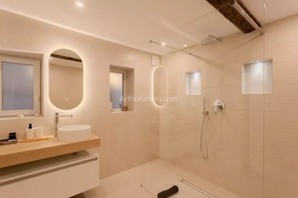 Vente                                                      Appartement
                        
                     3 pièces                      68 m2                     à Nice