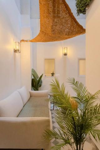 Vente                                                      Appartement
                        
                     3 pièces                      68 m2                     à Nice
