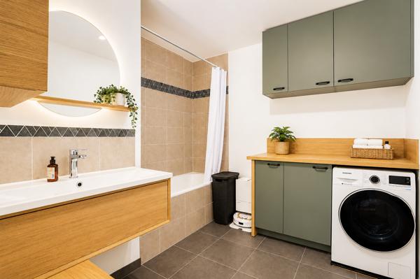 Appartement
         4 pièces
        - 86 m² Exclusivité 325 000 € *