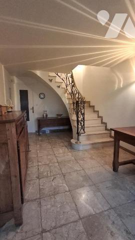 Sur la commune de DRANCY (Seine-Saint-Denis) Maison de 6 Pièces Principales