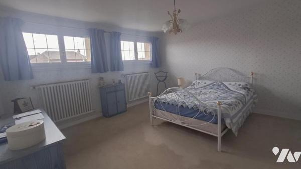 Sur la commune de DRANCY (Seine-Saint-Denis) Maison de 6 Pièces Principales