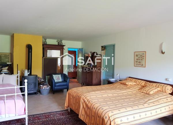 Maiosn avec jardin et grange