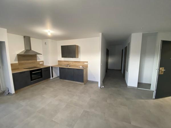 Bien récent avec belle terrasse