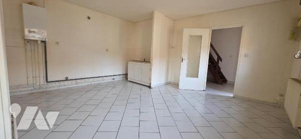 Maison mitoyenne à Vendre à Escautpont (59278) 

Nous vous proposons une maison d'une surface...