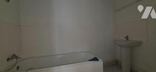 Maison mitoyenne à Vendre à Escautpont (59278) 

Nous vous proposons une maison d'une surface...