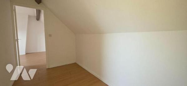 Maison mitoyenne à Vendre à Escautpont (59278) 

Nous vous proposons une maison d'une surface...