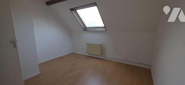 Maison mitoyenne à Vendre à Escautpont (59278) 

Nous vous proposons une maison d'une surface...