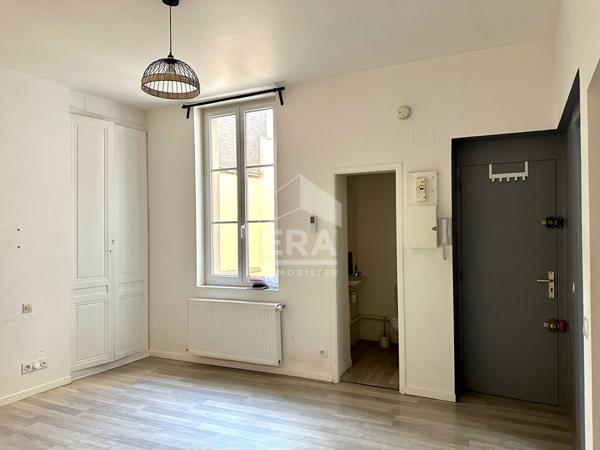 APPARTEMENT T3 DE 48.50 M2. CENTRE