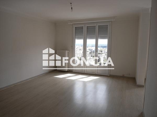 Location Appartement 4 pièces 71 m² - 4 RUE ARNAVIELLE Nimes 30900