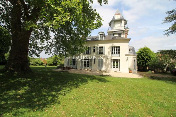 A VENDRE-SEINE PORT 77-  Demeure familliale et historique,