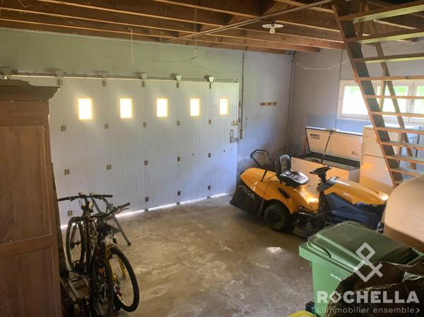 Chateau d'Oléron, 127m2 habitables, 4 chambres, garage, grenier, beau jardin arboré avec puits..