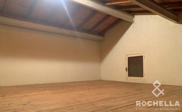 Chateau d'Oléron, 127m2 habitables, 4 chambres, garage, grenier, beau jardin arboré avec puits..