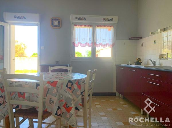 Chateau d'Oléron, 127m2 habitables, 4 chambres, garage, grenier, beau jardin arboré avec puits..