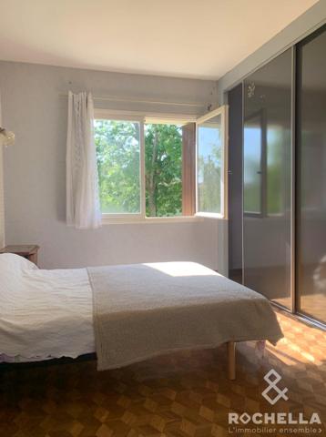 Chateau d'Oléron, 127m2 habitables, 4 chambres, garage, grenier, beau jardin arboré avec puits..