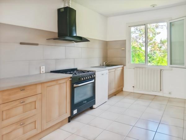 Maison familiale avec un grand sous-sol à MOISSAC