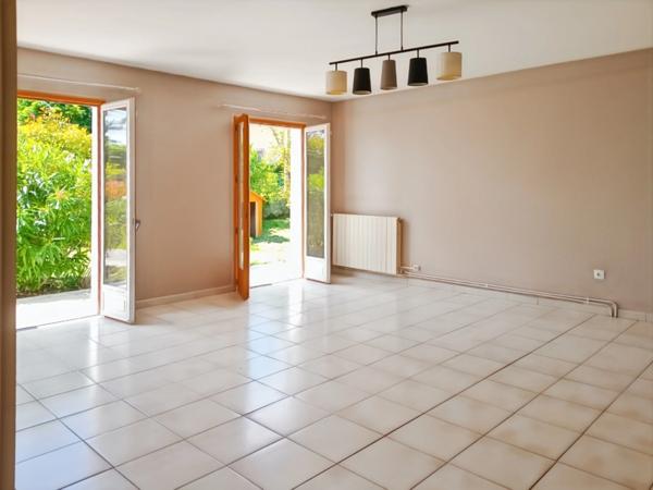 Maison familiale avec un grand sous-sol à MOISSAC
