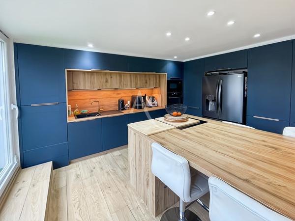 À vendre Superbe appartement T5 de 130 m² avec extérieur au sein d'une bâtisse de caractère 13190 ALLAUCH