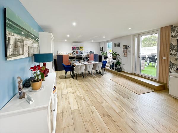 À vendre Superbe appartement T5 de 130 m² avec extérieur au sein d'une bâtisse de caractère 13190 ALLAUCH