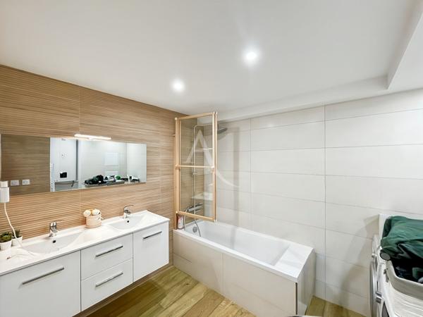 À vendre Superbe appartement T5 de 130 m² avec extérieur au sein d'une bâtisse de caractère 13190 ALLAUCH