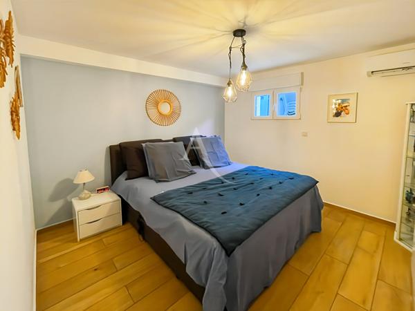 À vendre Superbe appartement T5 de 130 m² avec extérieur au sein d'une bâtisse de caractère 13190 ALLAUCH