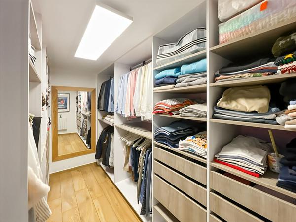 À vendre Superbe appartement T5 de 130 m² avec extérieur au sein d'une bâtisse de caractère 13190 ALLAUCH