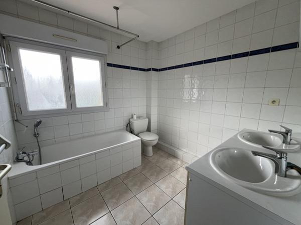 Maison à louer 1 050 € CC Beaupuy 3 p 85 m² DPE C