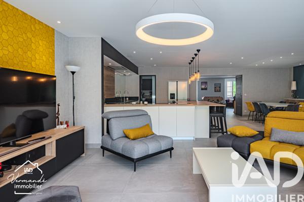 Maison à vendre 10 pièces 430 m² Saint-Jean-d'Angély