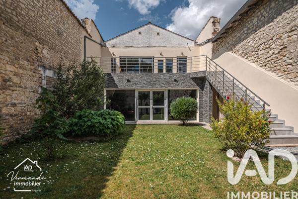 Maison à vendre 10 pièces 430 m² Saint-Jean-d'Angély