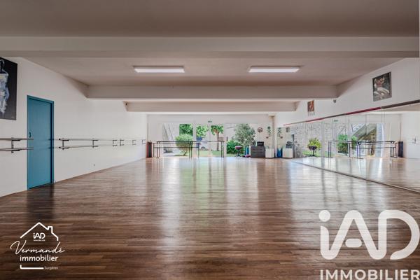 Maison à vendre 10 pièces 430 m² Saint-Jean-d'Angély