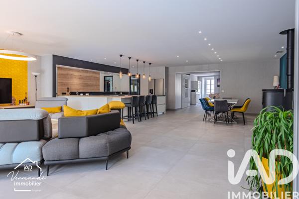 Maison à vendre 10 pièces 430 m² Saint-Jean-d'Angély