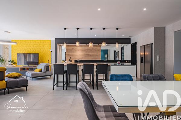 Maison à vendre 10 pièces 430 m² Saint-Jean-d'Angély