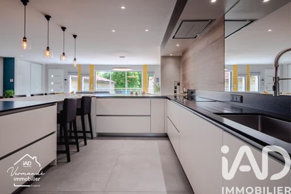 Maison à vendre 10 pièces 430 m² Saint-Jean-d'Angély