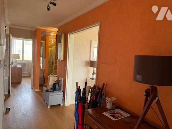 Appartement à Vendre à Montmorency (95160) en Val-d'Oise (95), 3 pièces avec balcon,