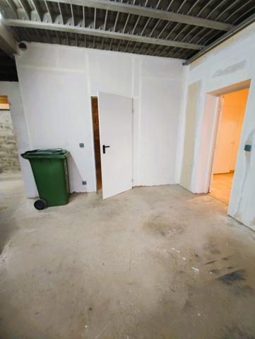 Location local commercial Guerville - 117 m² - 1 140 €/mois