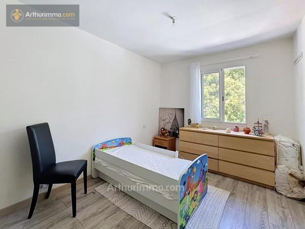 Vente                                                      Villa
                        
                     5 pièces                      188 m2                     à Pégomas