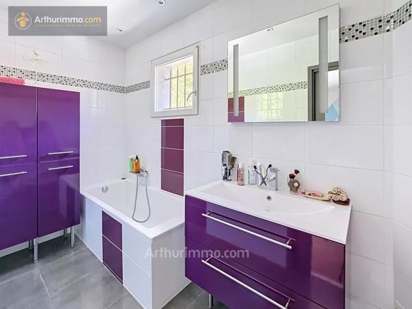 Vente                                                      Villa
                        
                     5 pièces                      188 m2                     à Pégomas
