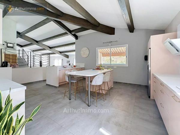 Vente                                                      Villa
                        
                     5 pièces                      188 m2                     à Pégomas