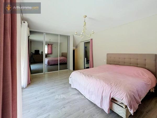 Vente                                                      Villa
                        
                     5 pièces                      188 m2                     à Pégomas